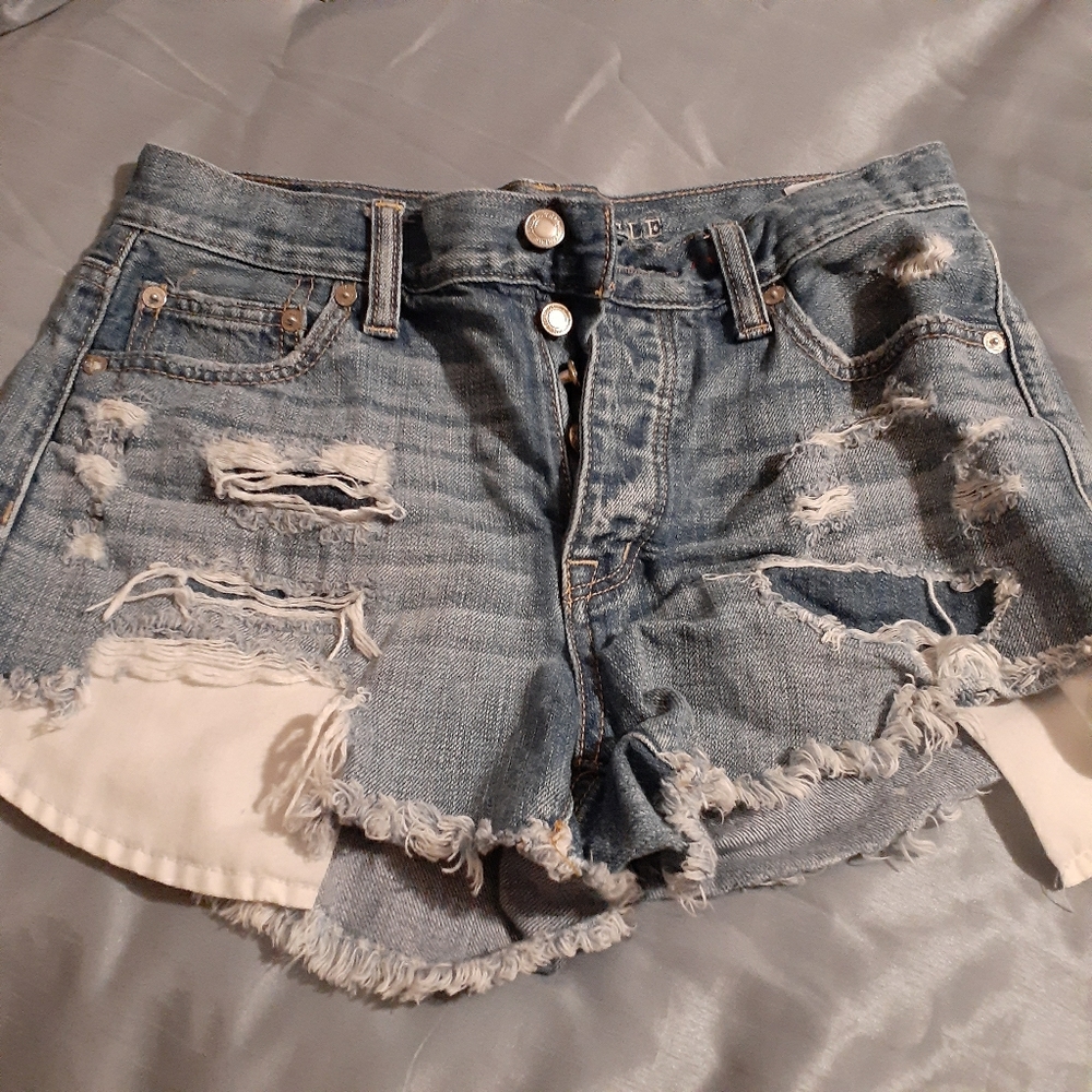 American Eagle high-rise festival shorts